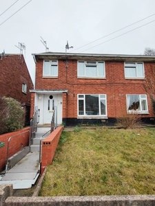 Maisonette to rent in Ely Road, Walsall WS2