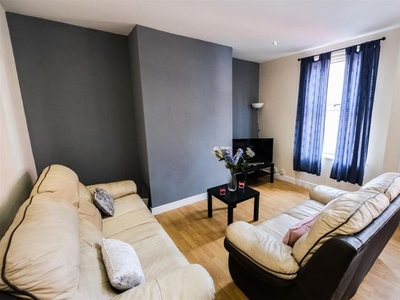 Property to rent in Harold Grove, Hyde Park, Leeds LS6