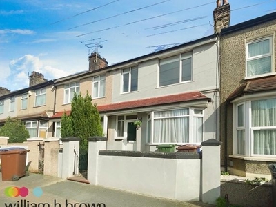 Property to rent in Roseberry Road, Grays, Essex RM17