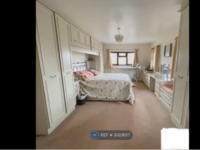 Room to rent in Longford Lane, Gloucester GL2