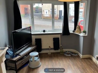 Semi-detached house to rent in Bourne Street, Bilston WV14