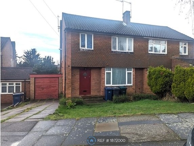 Semi-detached house to rent in Mansfield Avenue, Barnet EN4