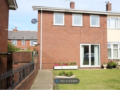 Semi-detached house to rent in Redhill Avenue, Castleford WF10