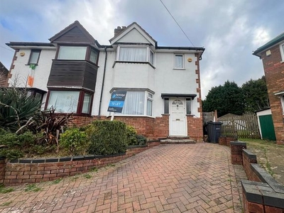 Semi-detached house to rent in Woodvale Road, Hall Green, Birmingham B28