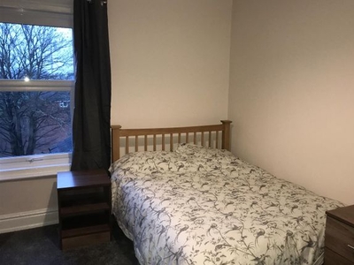 Shared accommodation to rent in Room 3, Flat 320, Beverley Road, Hull HU5