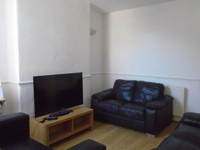 Shared accommodation to rent in Melbourne Street, Hull HU5