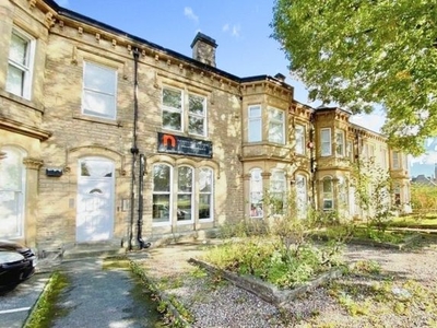 Studio to rent in Highfields Road, Highfields, Huddersfield HD1