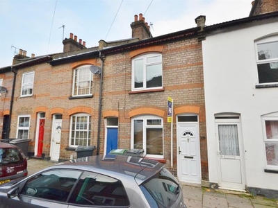 Terraced house to rent in Cowper Street, Luton LU1