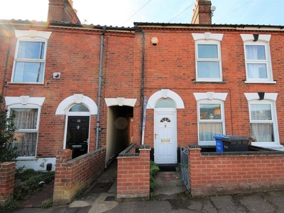 Terraced house to rent in Ella Road, Norwich NR1