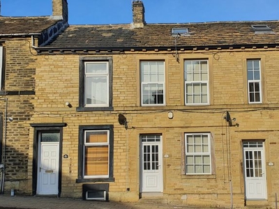 Terraced house to rent in Halifax, West Yorkshire HX1