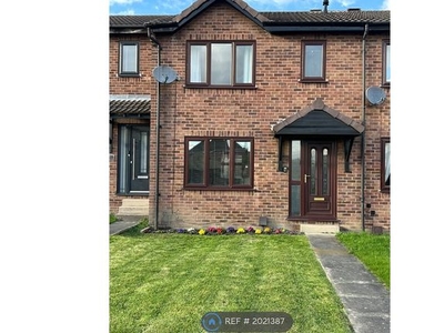 Terraced house to rent in Manor Road, Ossett WF5