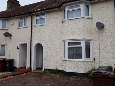 Terraced house to rent in Meadow Road, Barking IG11