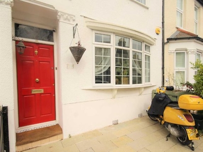 Terraced house to rent in Prospect Road, Woodford Green IG8