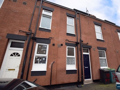 Terraced house to rent in Recreation Terrace, Leeds, West Yorkshire LS11