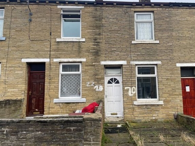 Terraced house to rent in Washington Street, Bradford, West Yorkshire BD8