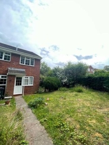 Town house to rent in Lambourne Close, Lichfield WS14