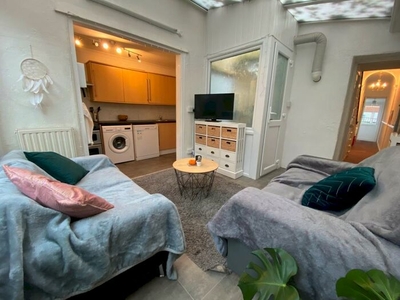 4 Bedroom Terraced Bungalow To Rent