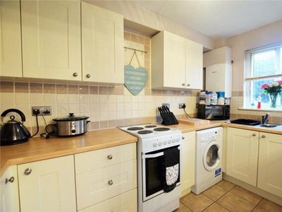1 Bedroom Apartment For Rent In 2a Alexandra Avenue, Camberley
