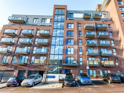 1 Bedroom Apartment For Rent In 3 Shearwater Drive, London