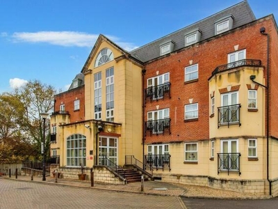 1 Bedroom Apartment For Sale In Beaconsfield