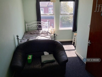 1 bedroom house share for rent in Knowsley Road, Bootle, L20