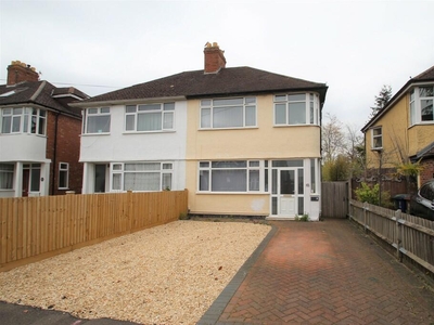 1 bedroom semi-detached house for rent in Room In Shared House on Wharton Road, Headington, OX3