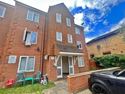 2 bedroom apartment for rent in Ashburnham Road, Bedford, MK40