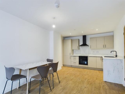 2 Bedroom Apartment For Rent In City Centre, Sheffield