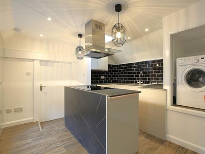 2 Bedroom Apartment For Rent In Uxbridge