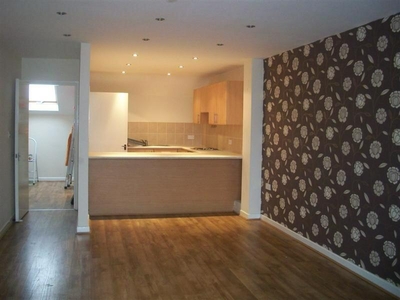 2 bedroom apartment for rent in Wallace Court, Longview Drive, Liverpool, L36