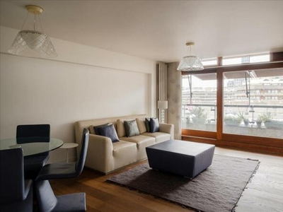 2 Bedroom Apartment For Sale In Barbican, London