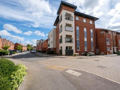 2 Bedroom Apartment For Sale In Bletchley, Bucks