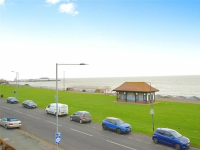 2 Bedroom Apartment For Sale In Clacton-on-sea