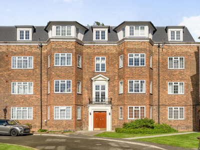 2 Bedroom Apartment For Sale In The Avenue, Worcester Park