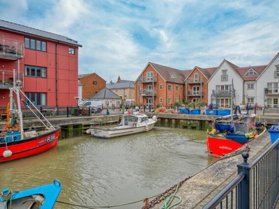 2 Bedroom Apartment For Sale In Wivenhoe, Colchester