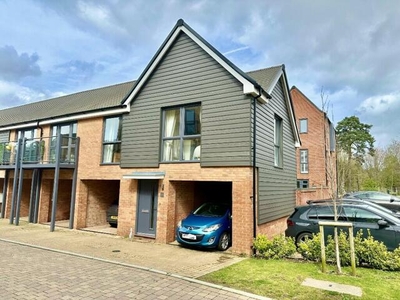 2 Bedroom Coach House For Sale In Bordon, Hampshire