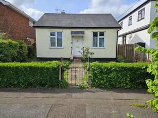 2 Bedroom Detached Bungalow For Sale In Rayleigh, Essex