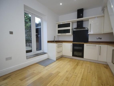2 Bedroom End Of Terrace House For Rent In Glossop