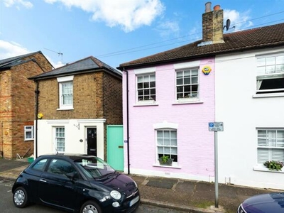 2 Bedroom End Of Terrace House For Sale In Bromley
