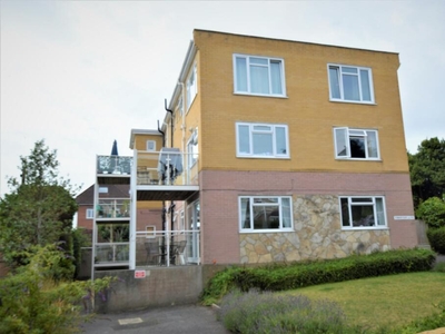 2 bedroom flat for rent in Burnaby Road, Bournemouth, BH4