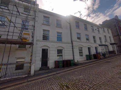 2 bedroom flat for rent in Hoe Street, Plymouth *Available with Zero Deposit Guarantee*, PL1
