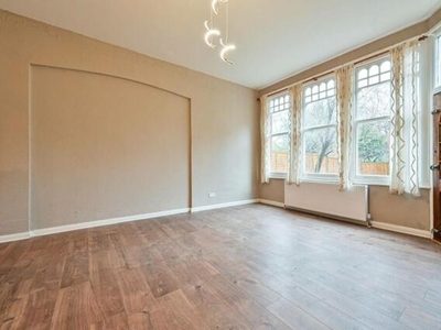 2 Bedroom Flat For Rent In Muswell Hill, London