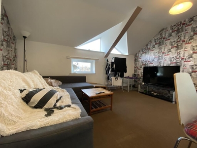 2 bedroom flat for rent in Newport Road, Roath, CF24