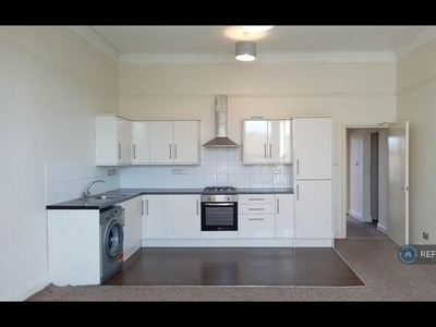 2 Bedroom Flat For Rent In Southport