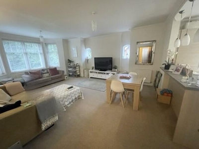 2 bedroom flat for rent in Talbot Avenue, BOURNEMOUTH, BH3