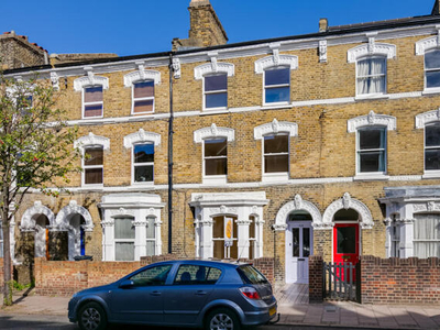 2 Bedroom Flat For Sale In Clapham
