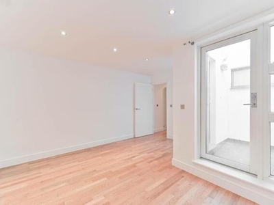 2 Bedroom Flat For Sale In Clapham Common North Side, London