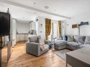 2 Bedroom Flat For Sale In Hertfordshire