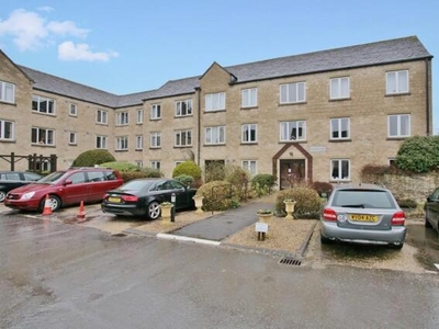 2 Bedroom Flat For Sale In Witney, Oxfordshire