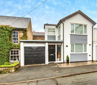 2 Bedroom Link Detached House For Sale In Tenby, Pembrokeshire